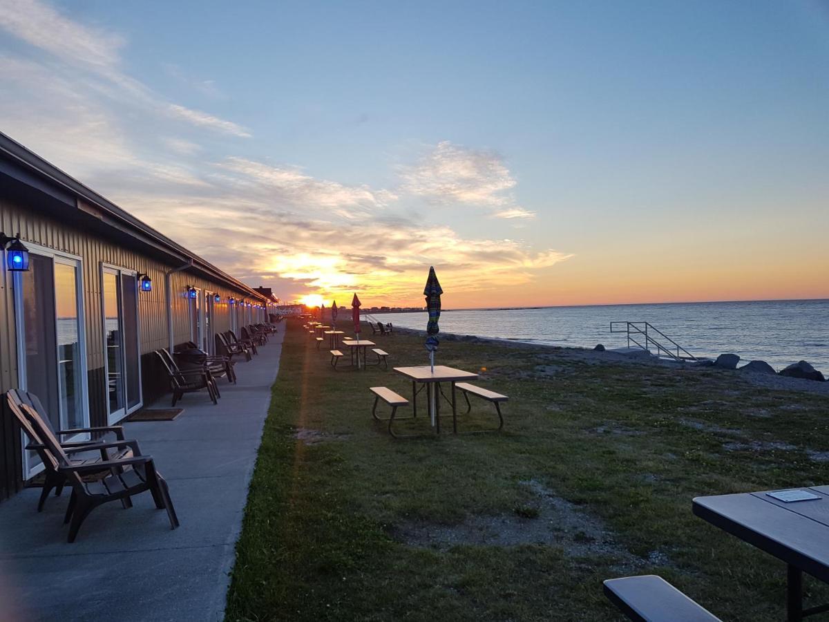 Motel Manoir sur Mer Sainte Anne-des-Chênes Extérieur photo